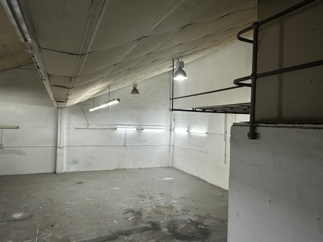 To Let Commercial Property for Rent in Paarden Eiland Western Cape